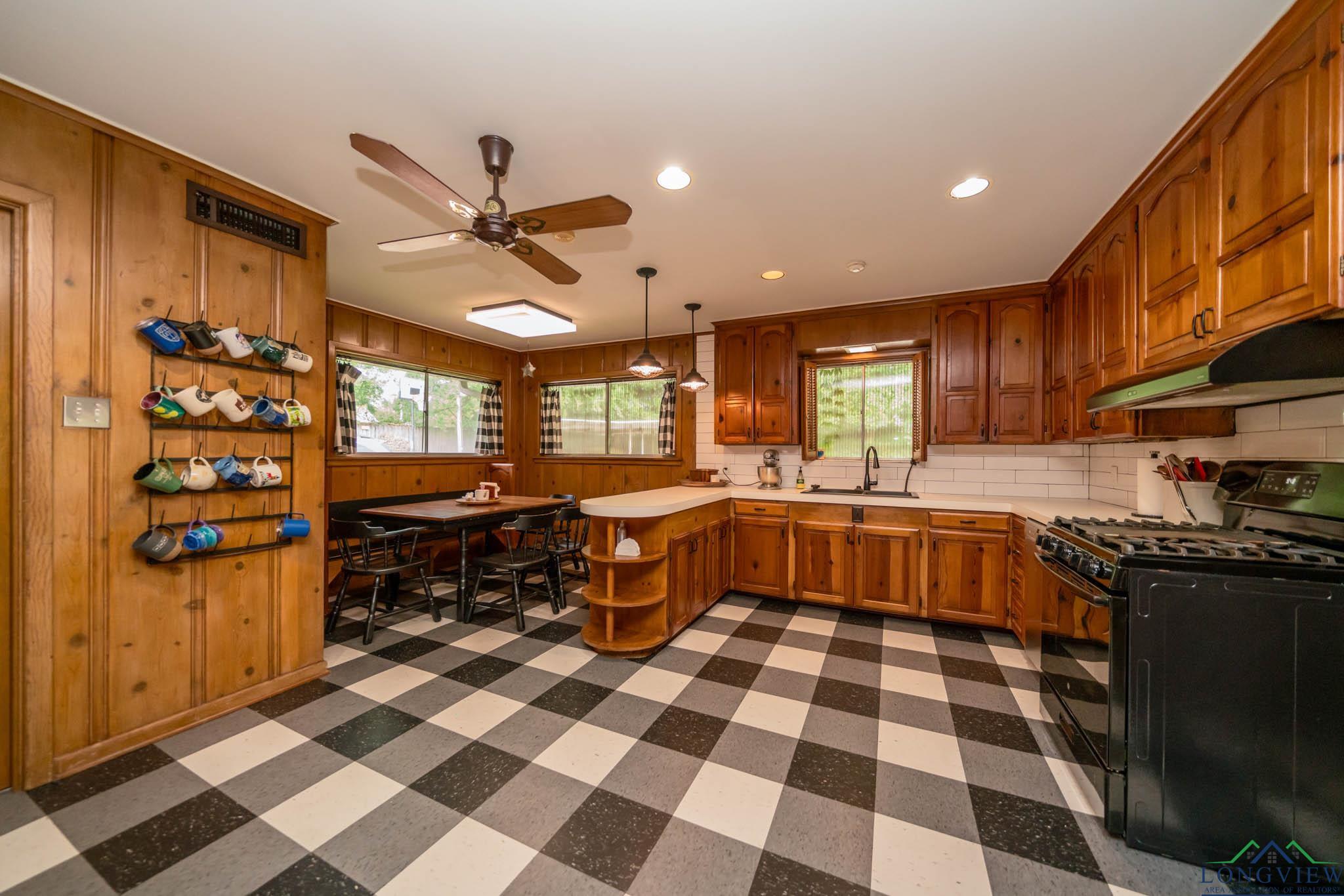 604 Woodcrest Ln, Longview, Texas image 12