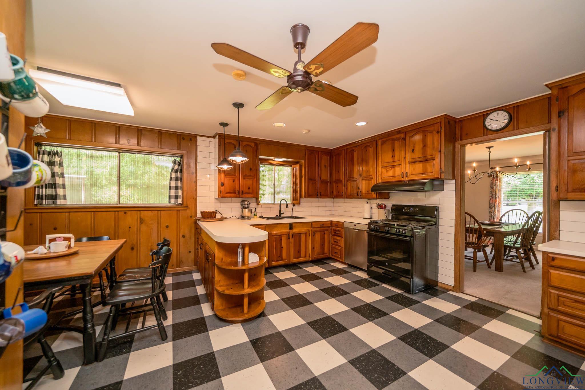 604 Woodcrest Ln, Longview, Texas image 14