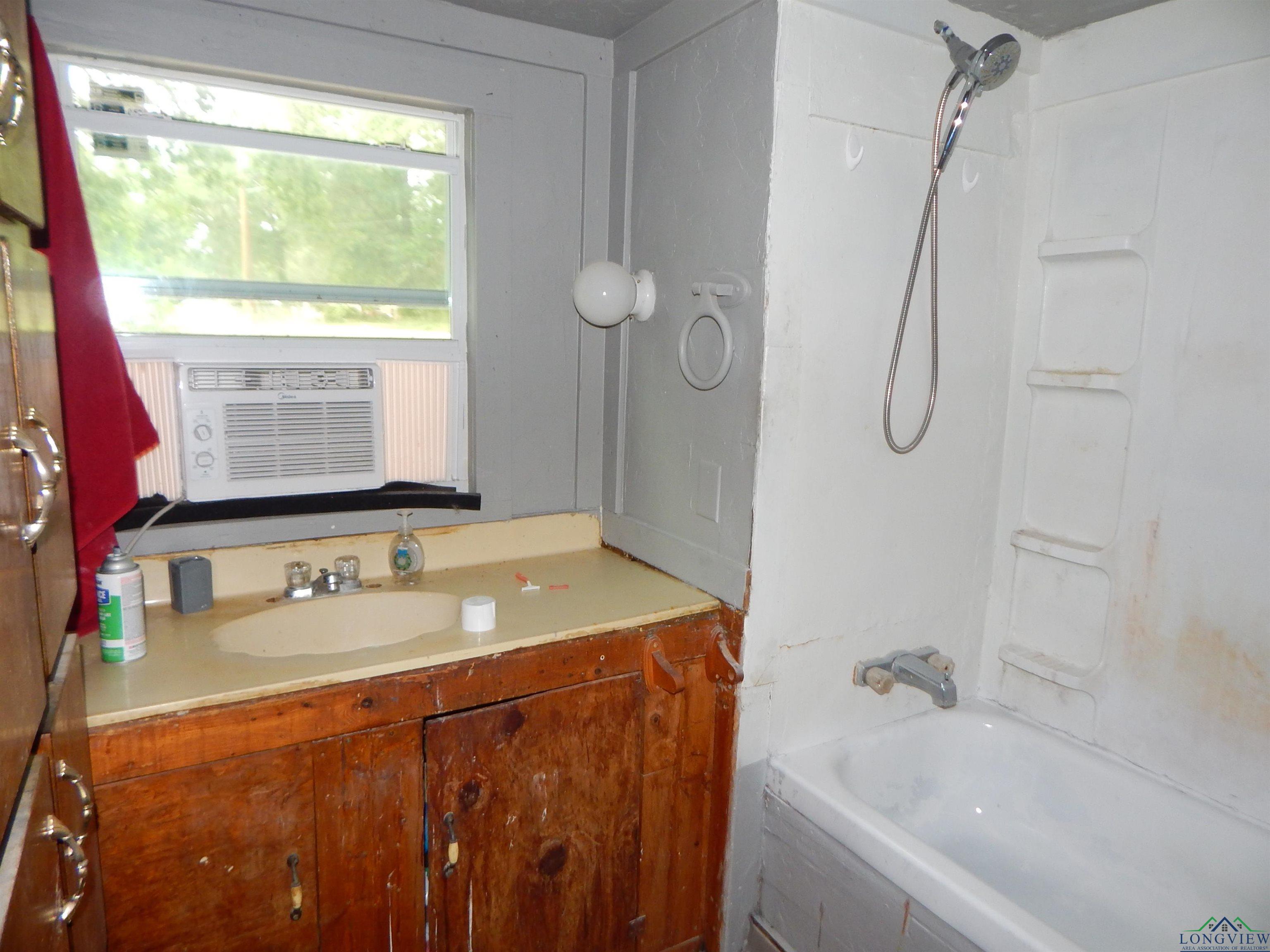 214 Lawrence St, Gilmer, Texas image 12
