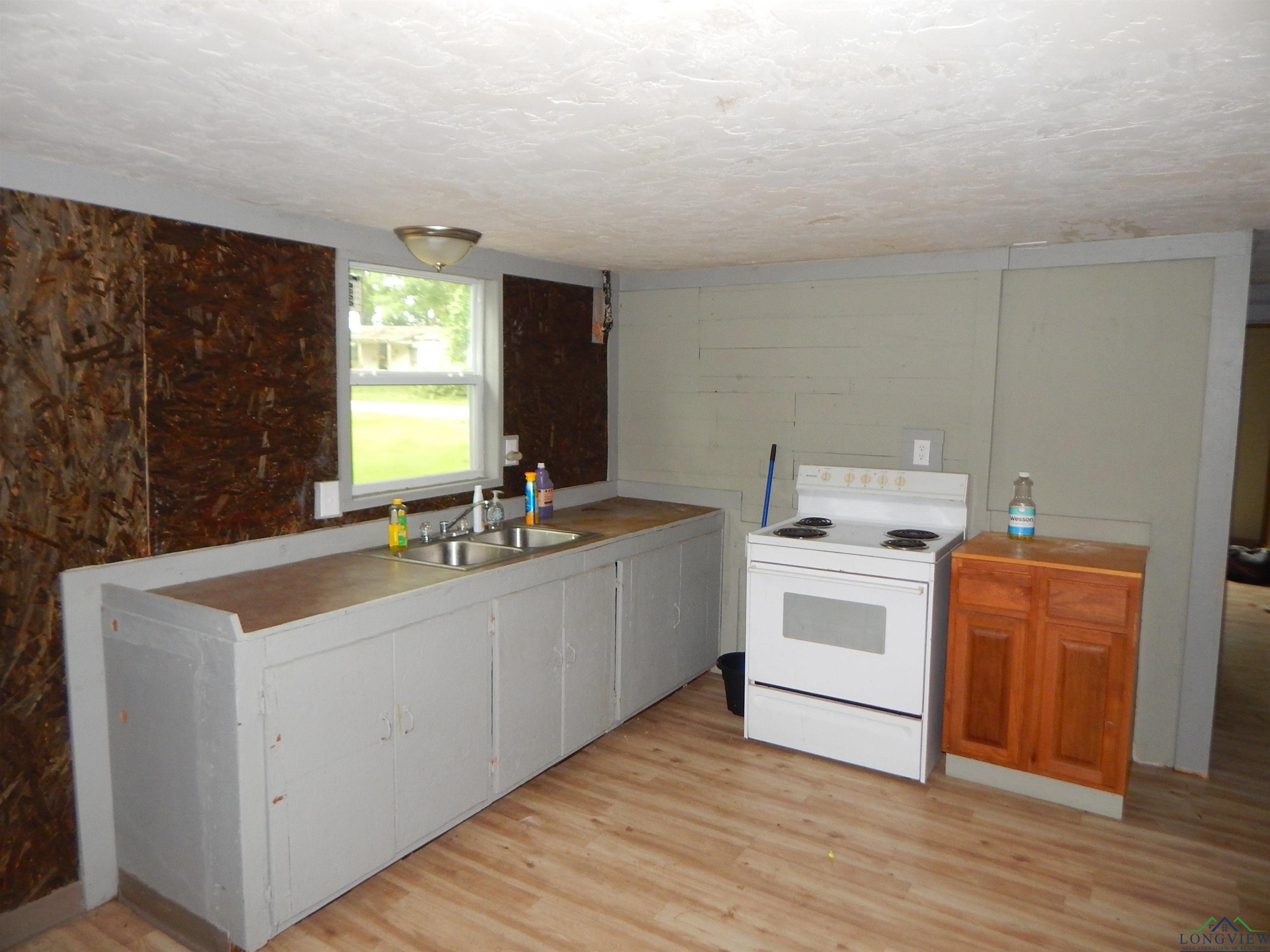 214 Lawrence St, Gilmer, Texas image 6