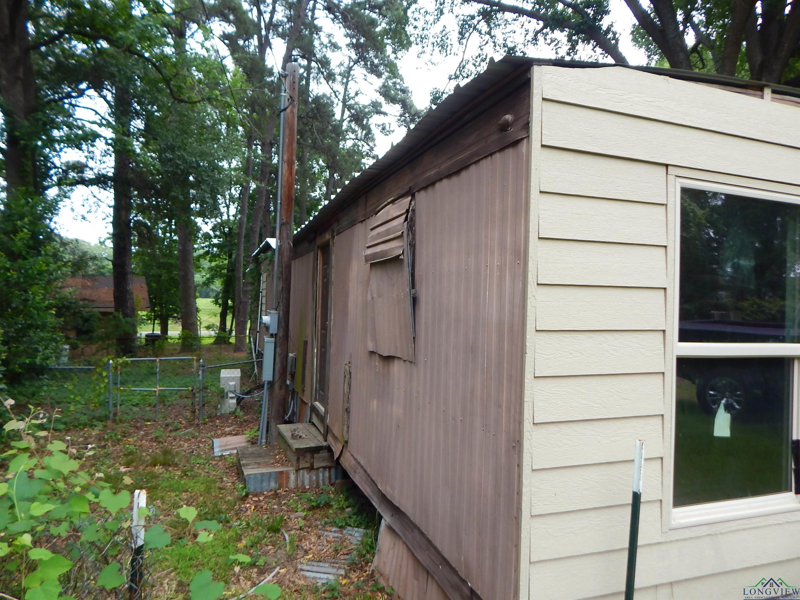 214 Lawrence St, Gilmer, Texas image 3
