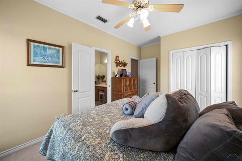 A home in Lindale