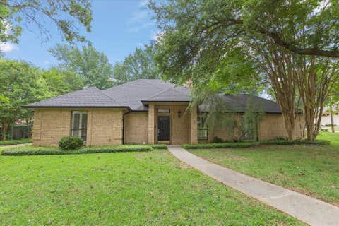 Homes For Sale - 3200 Crossroads Dr<br/> Longview, TX 75605