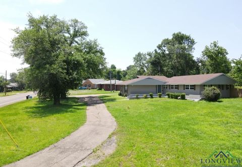 A home in Hughes Springs