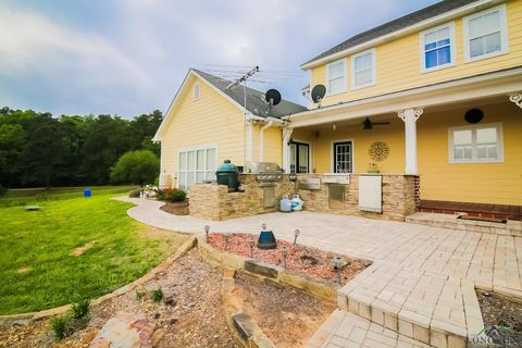 A home in Hallsville