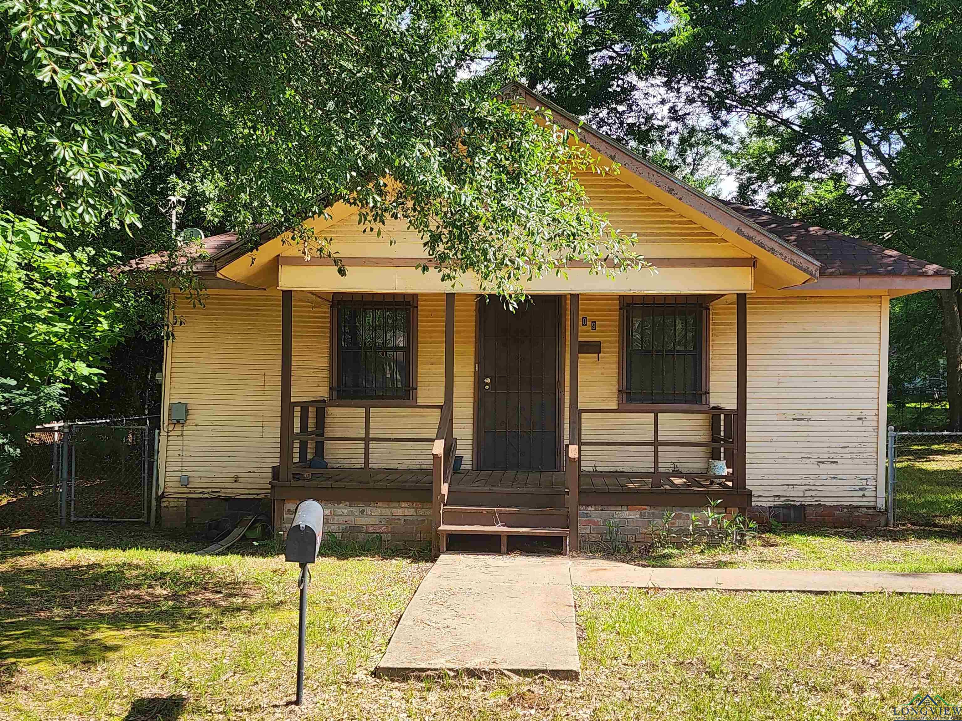 609 Atkins Blvd, Marshall, Texas image 1