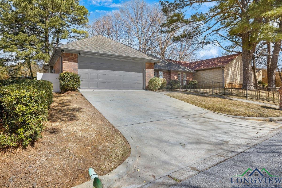 1272 W Brandywine Dr, Longview, Texas image 2