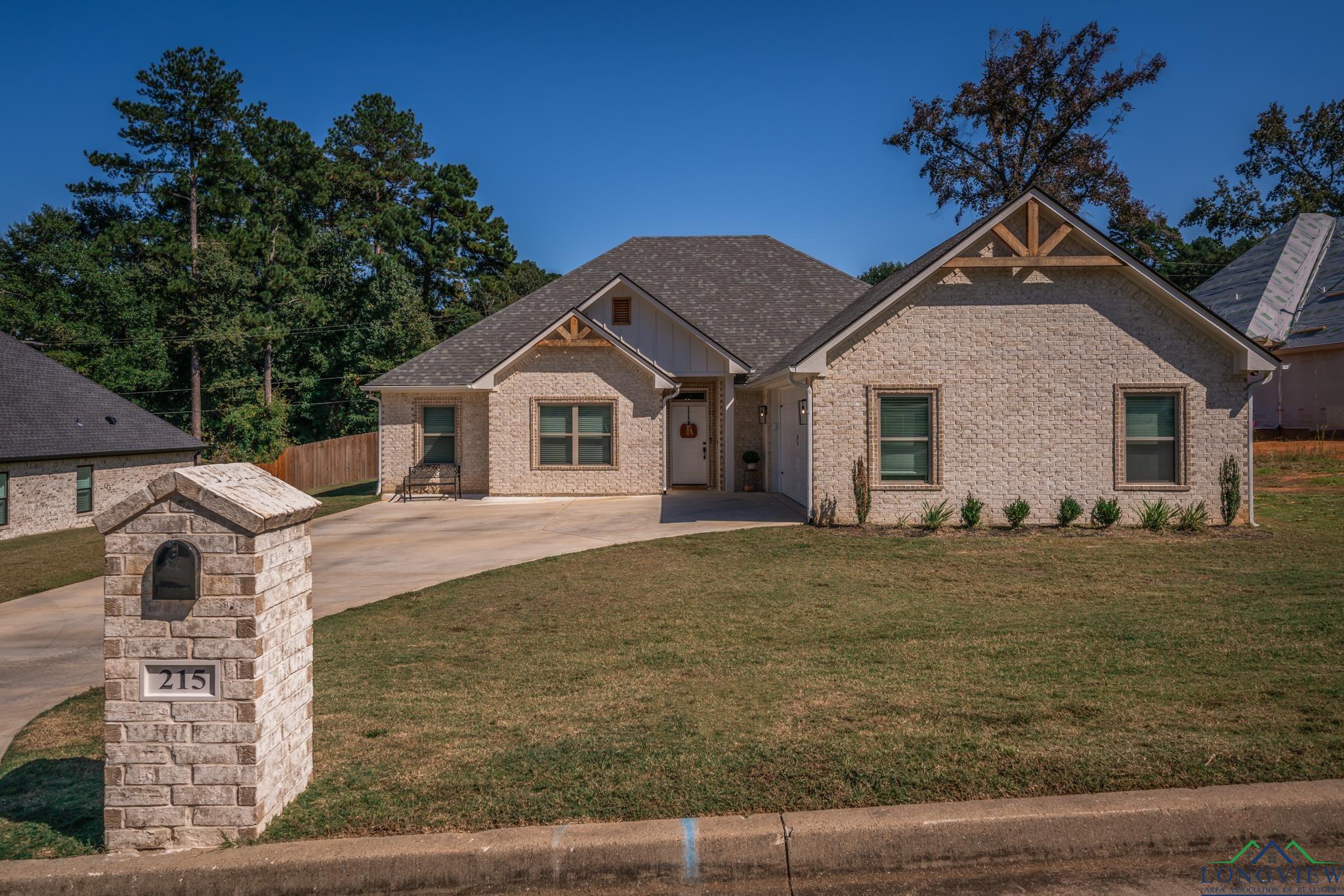 215 Millridge Ct, White Oak, Texas image 3