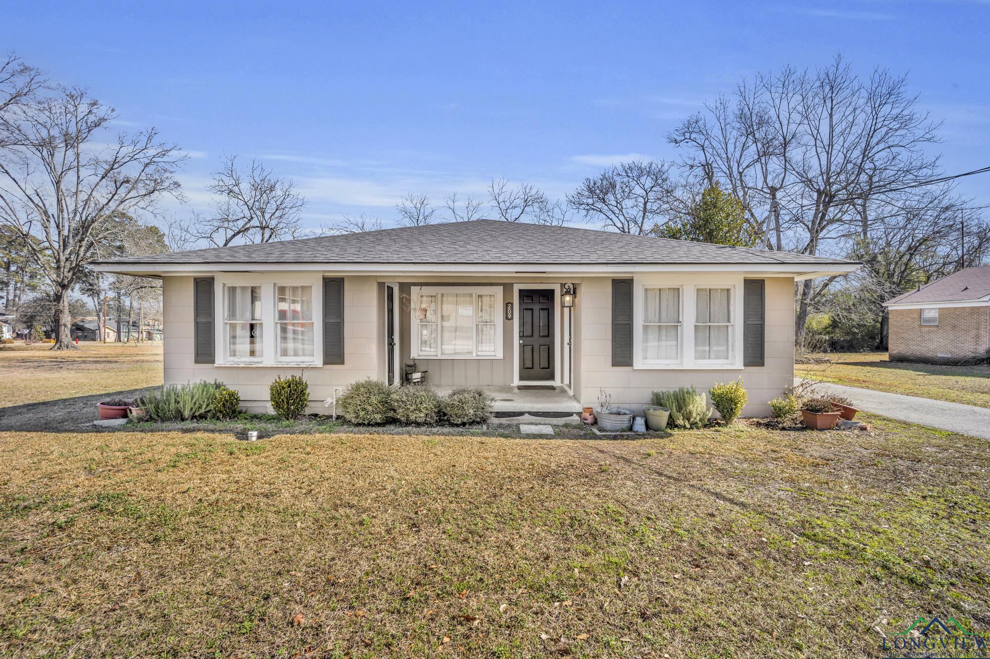 209 N Bounds Street, Carthage, New Mexico image 1