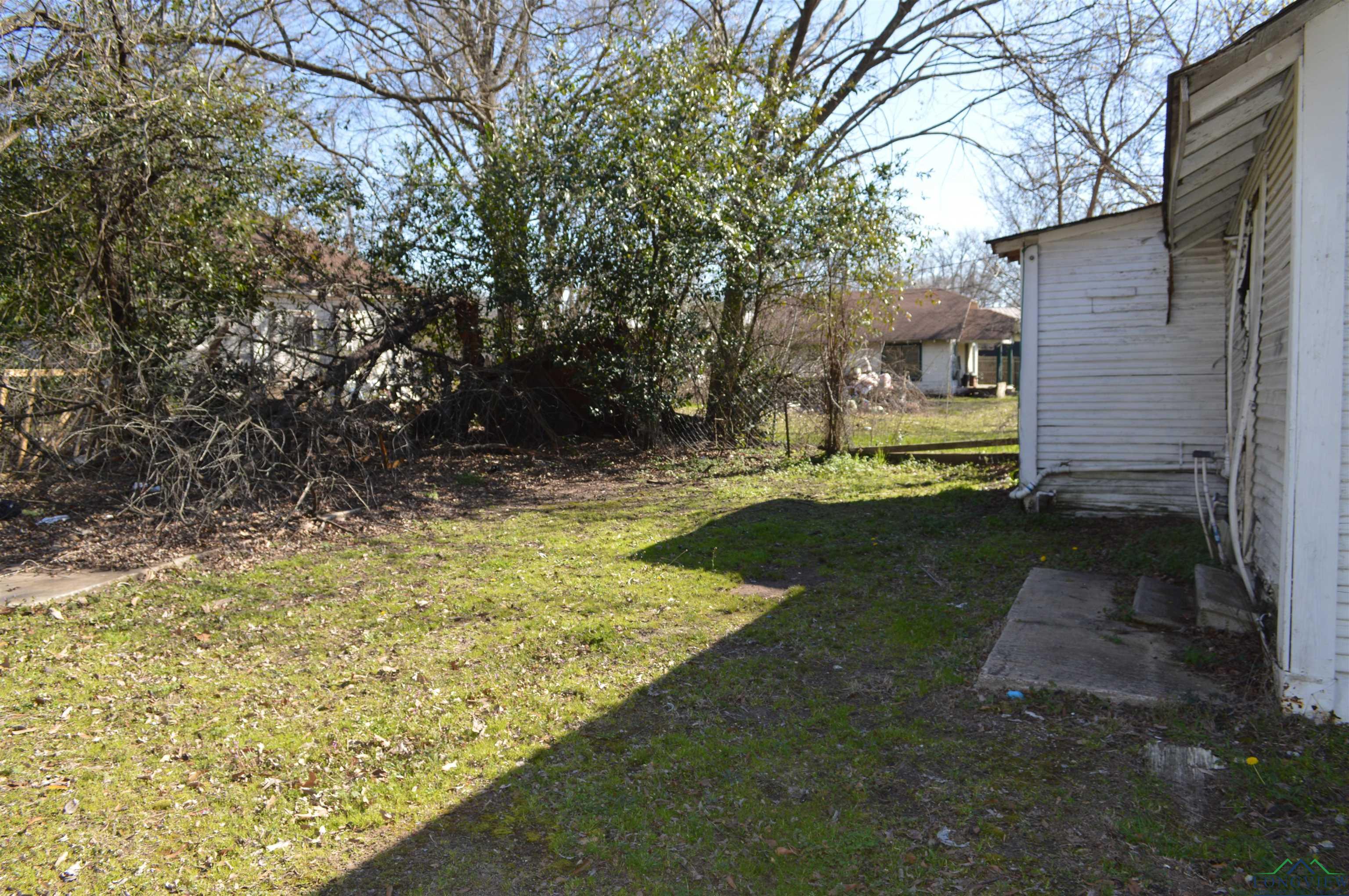 725 Roberts St, Gilmer, Texas image 5