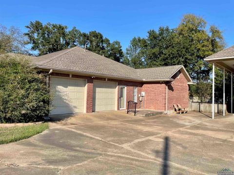 A home in Gilmer