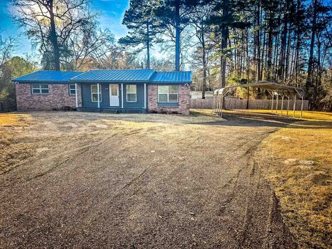 Homes For Sale - 199 Linda Dr<br/> Jefferson, TX 75657
