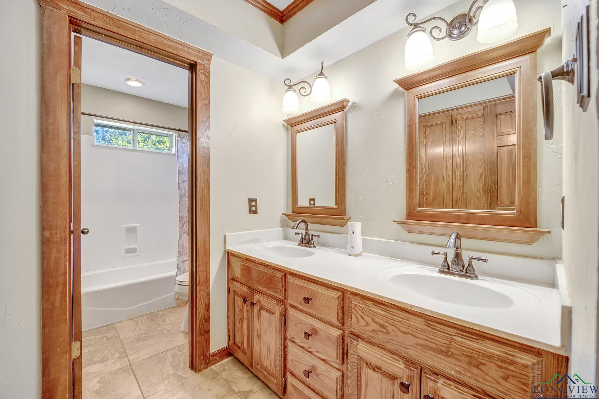 1700 Tall Timber Drive, Tyler, Texas image 27