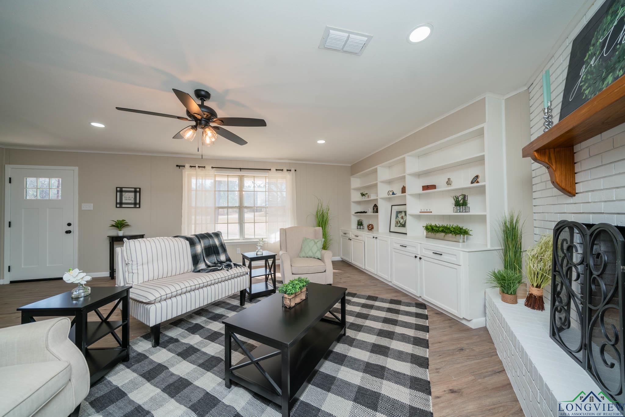 3697 N White Oak Rd, Gladewater, Texas image 1