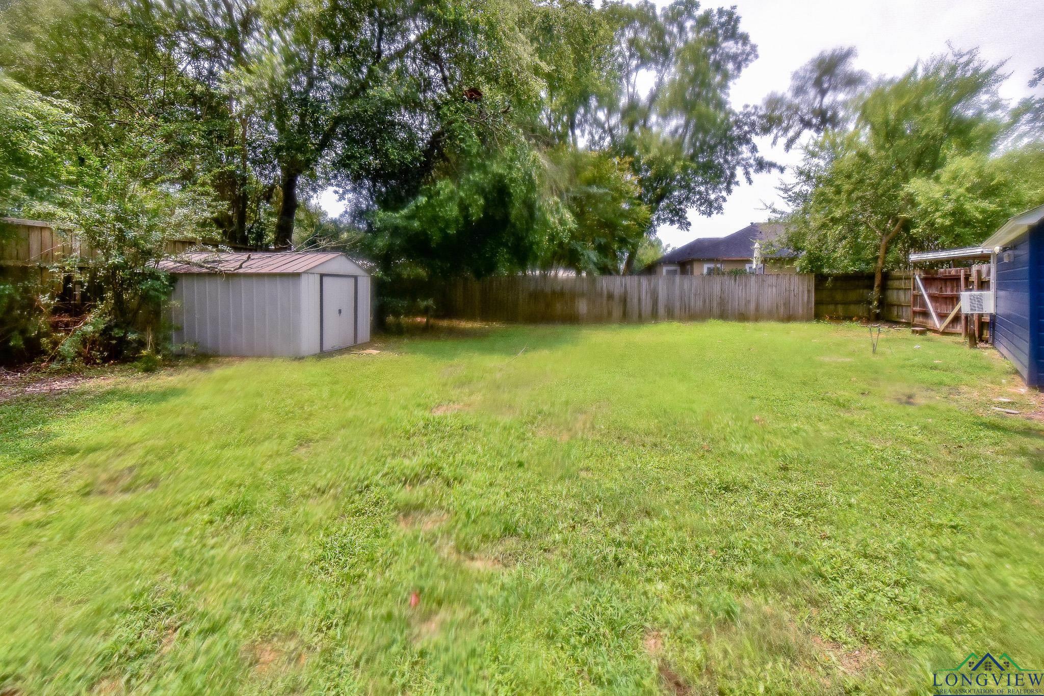 408 Woodlawn St, Henderson, Texas image 33