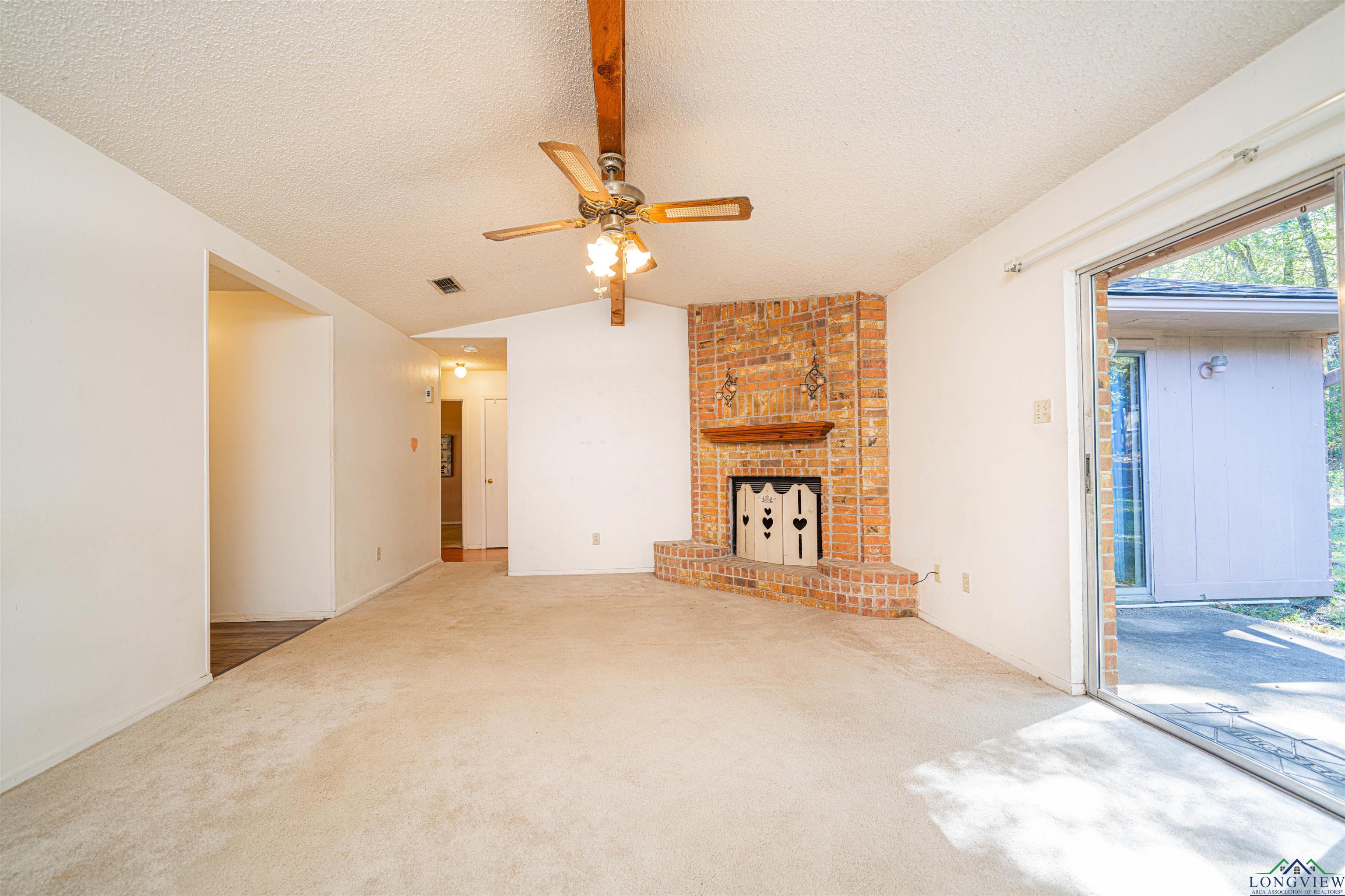 1612 E Leach, Kilgore, Texas image 3