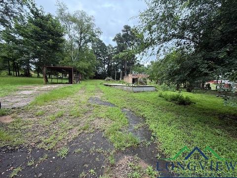 Homes For Sale - 510 Primrose Ln<br/> Gladewater, TX 75647