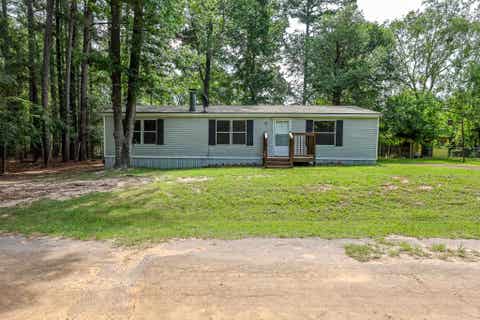 Mobile Home For Sale - 180 Sue St<br/> Jefferson, TX 75657