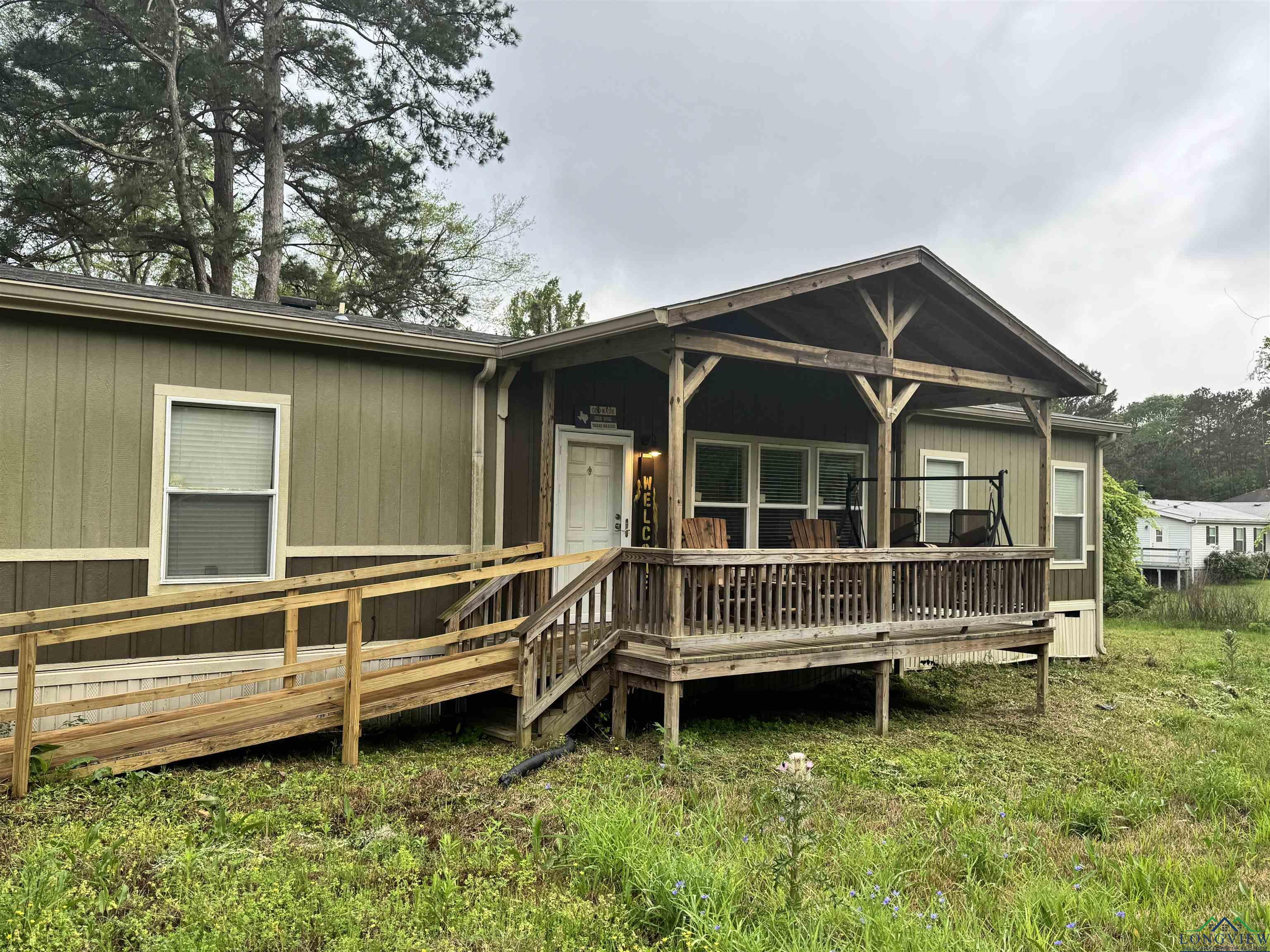 420 E Sexton St, Overton, Texas image 1
