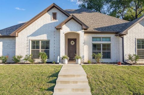 Homes For Sale - 110 Rose Row Ln<br/> Winona, TX 75792