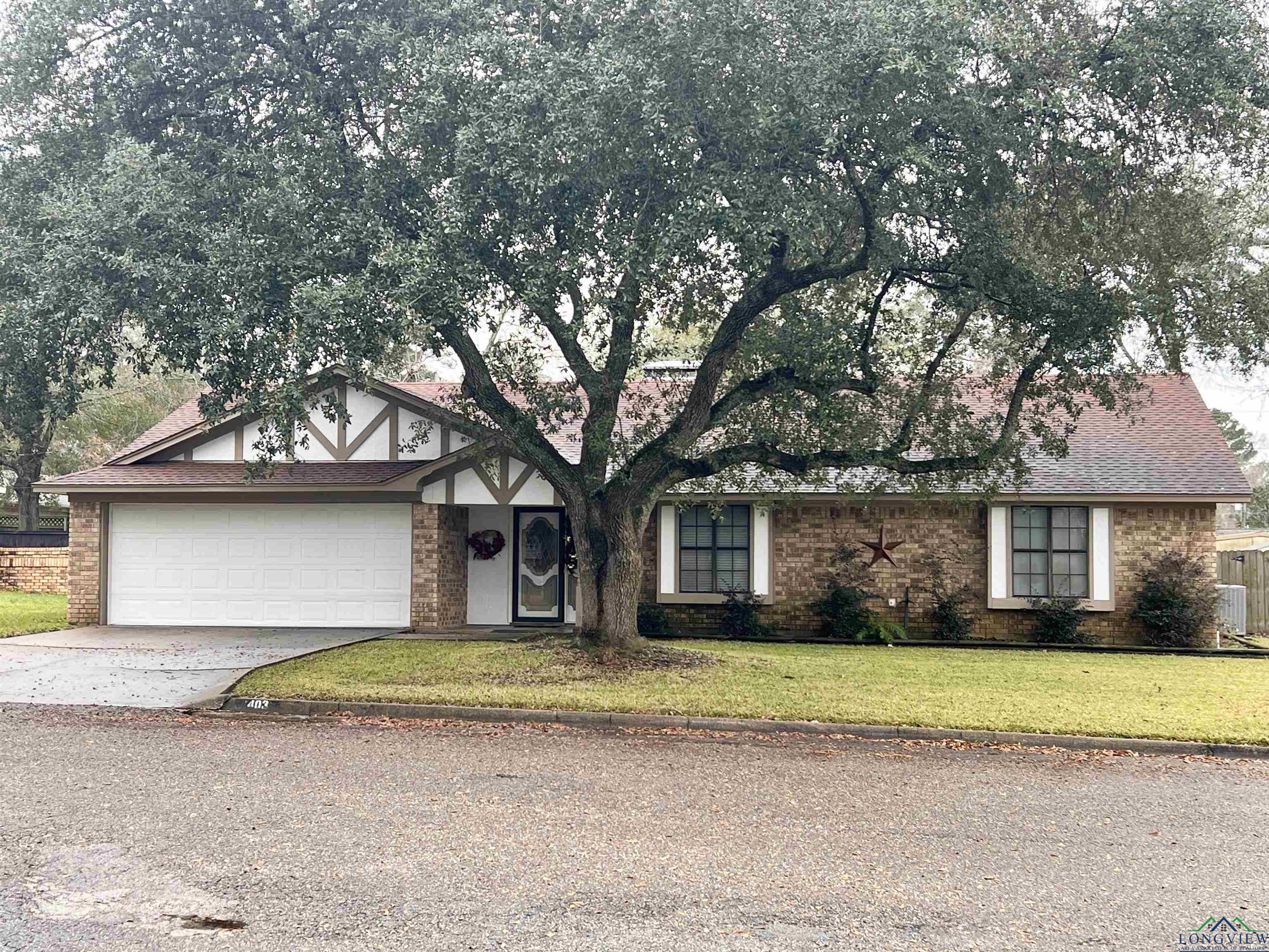 403 W Augusta Ln, Carthage, Texas image 2