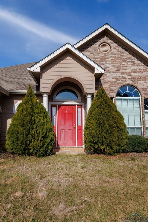 A home in Gladewater