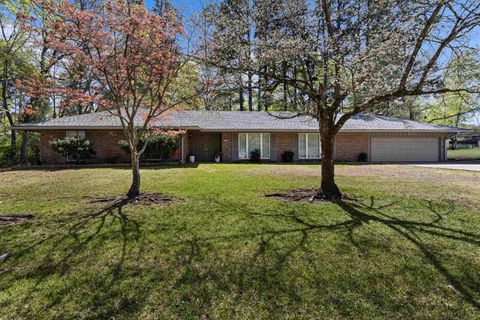 Homes For Sale - 402 Hughes Street<br/> Harrison County, Marshall, TX 75672