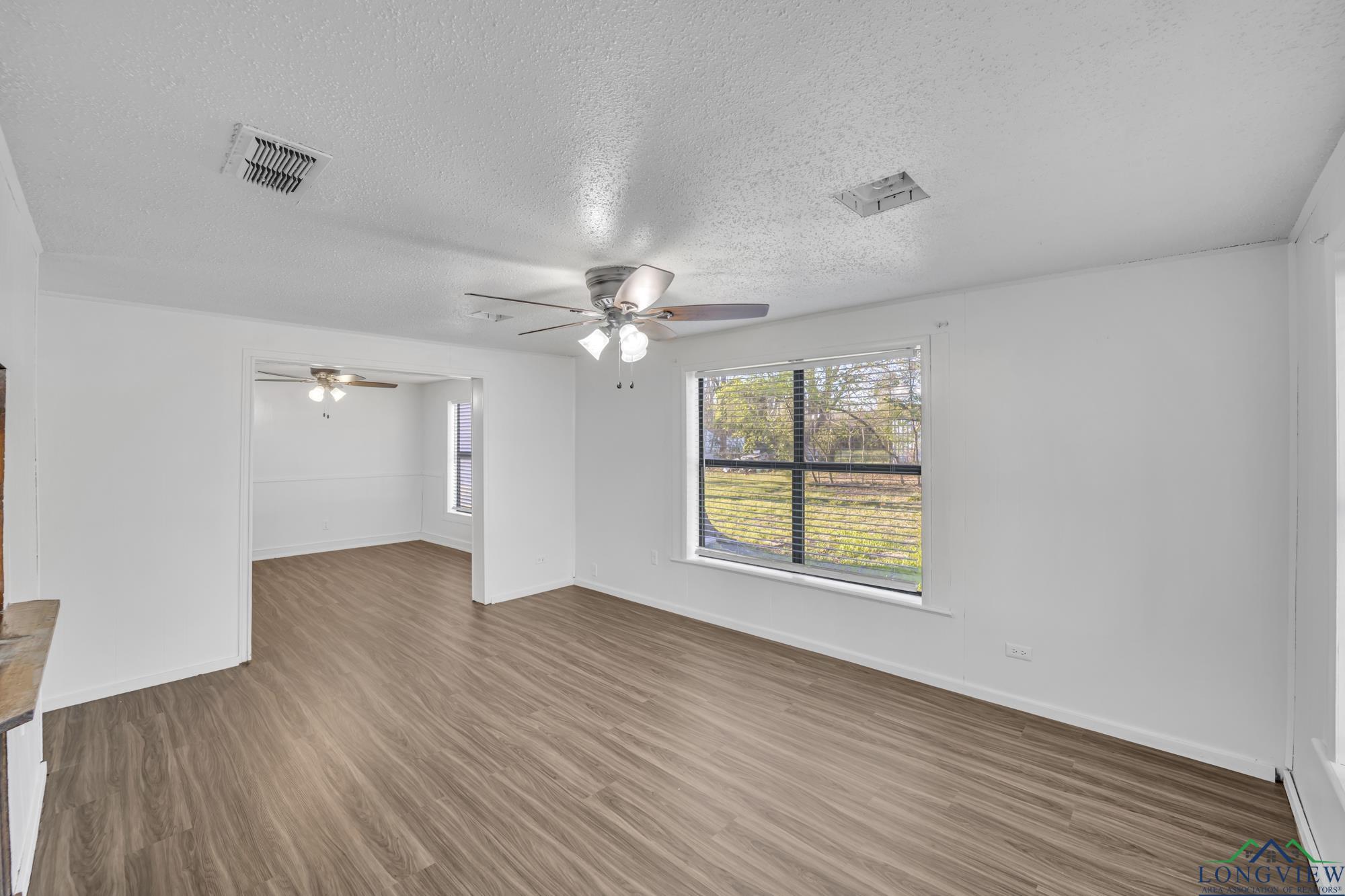 1005 N Rodeo St, Longview, Texas image 6