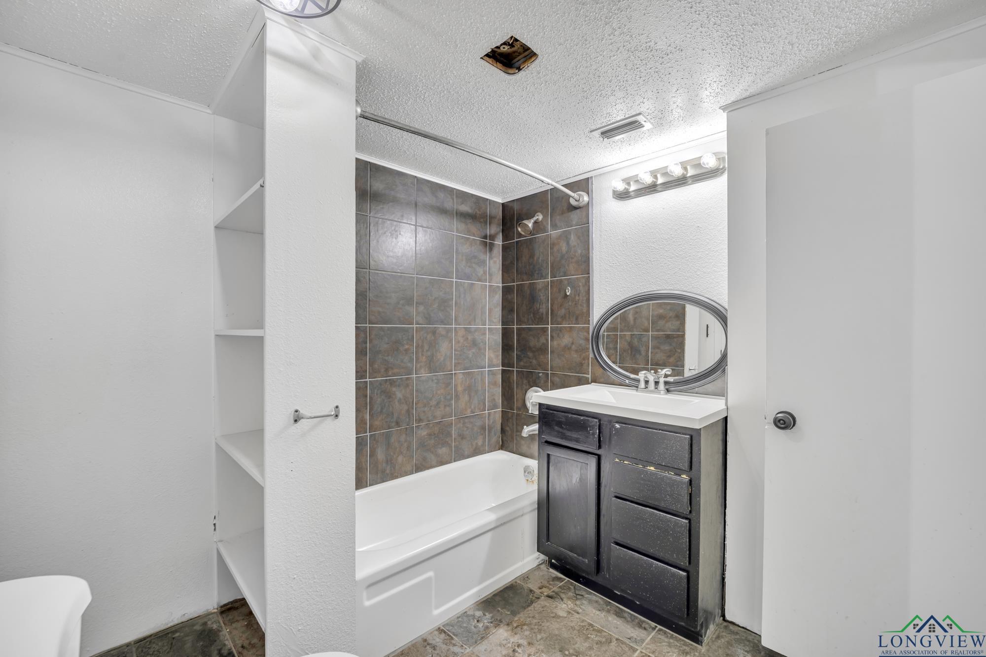 1005 N Rodeo St, Longview, Texas image 17
