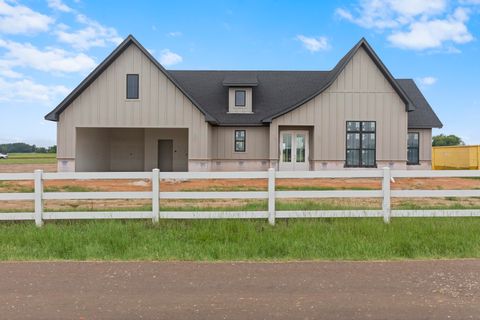 Homes For Sale - 16301 County Road 441<br/> Lindale, TX 75771