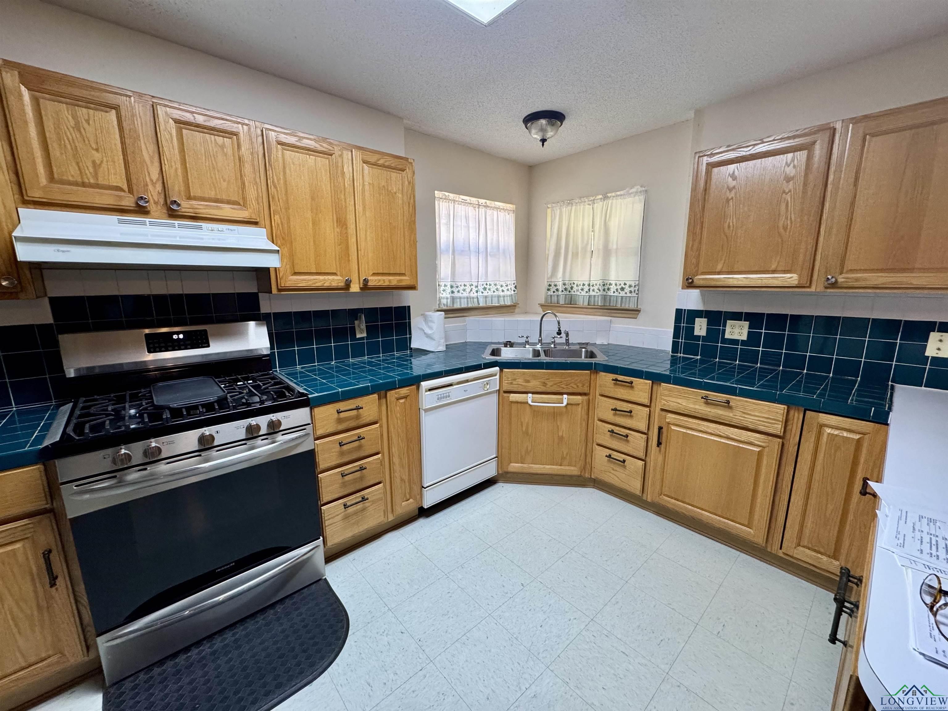 1686 N Cr 4131, Henderson, Texas image 9