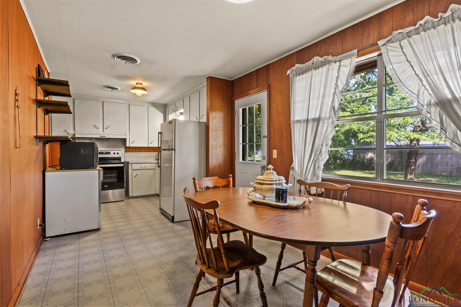 104 Hilltop Dr, Naples, Texas image 3