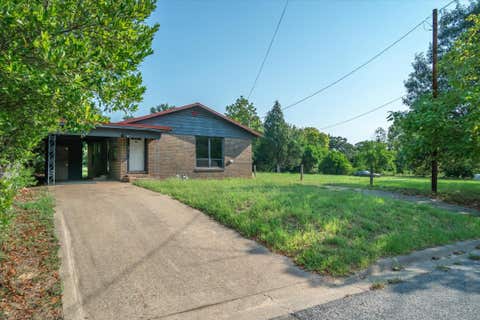 Homes For Sale - 410 Williams Street<br/> Henderson County, Athens, TX 75751