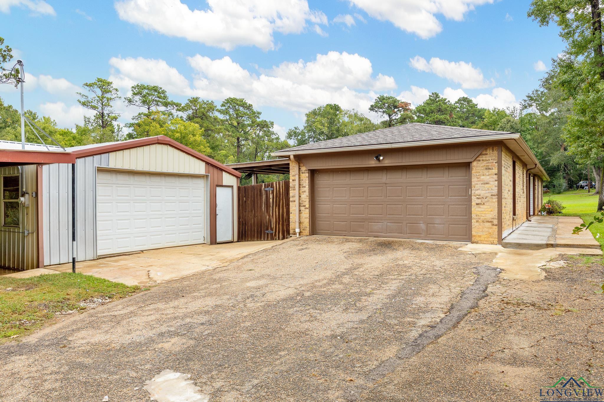 Longview, Texas 75605, United States, 3 Bedrooms Bedrooms, ,2 BathroomsBathrooms,Residential,Active,207941