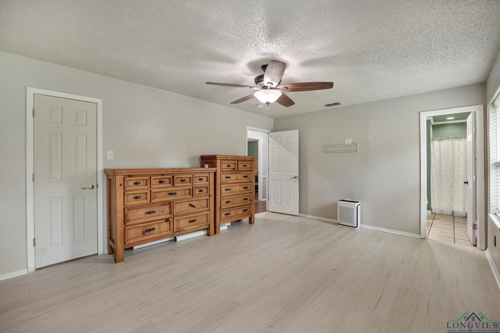 Longview, Texas 75605, United States, 3 Bedrooms Bedrooms, ,2 BathroomsBathrooms,Residential,Active,207941