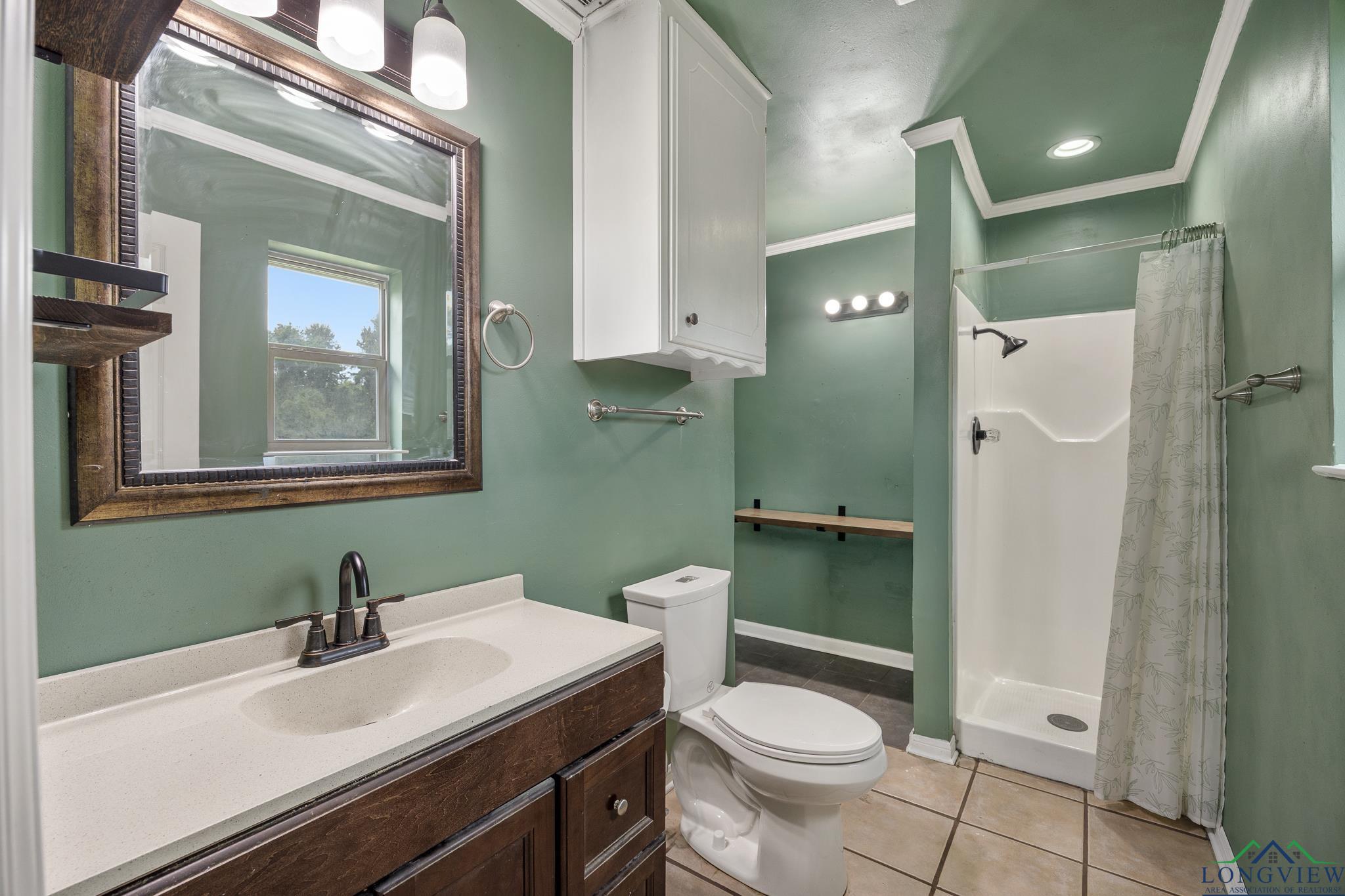 Longview, Texas 75605, United States, 3 Bedrooms Bedrooms, ,2 BathroomsBathrooms,Residential,Active,207941