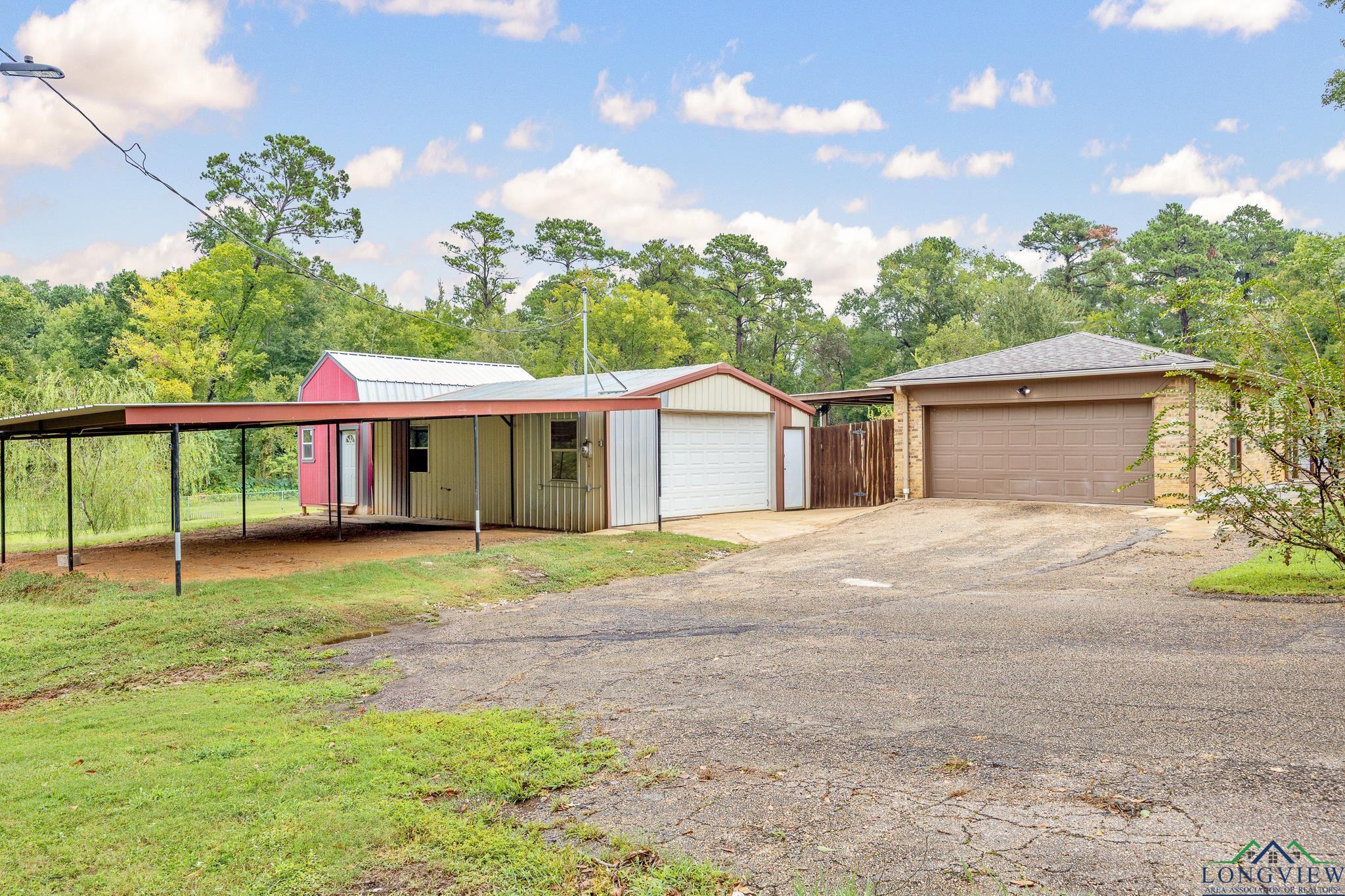 Longview, Texas 75605, United States, 3 Bedrooms Bedrooms, ,2 BathroomsBathrooms,Residential,Active,207941