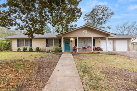 Homes For Sale - 2510 Wychelm Dr<br/> Gregg County, Kilgore, TX 75662