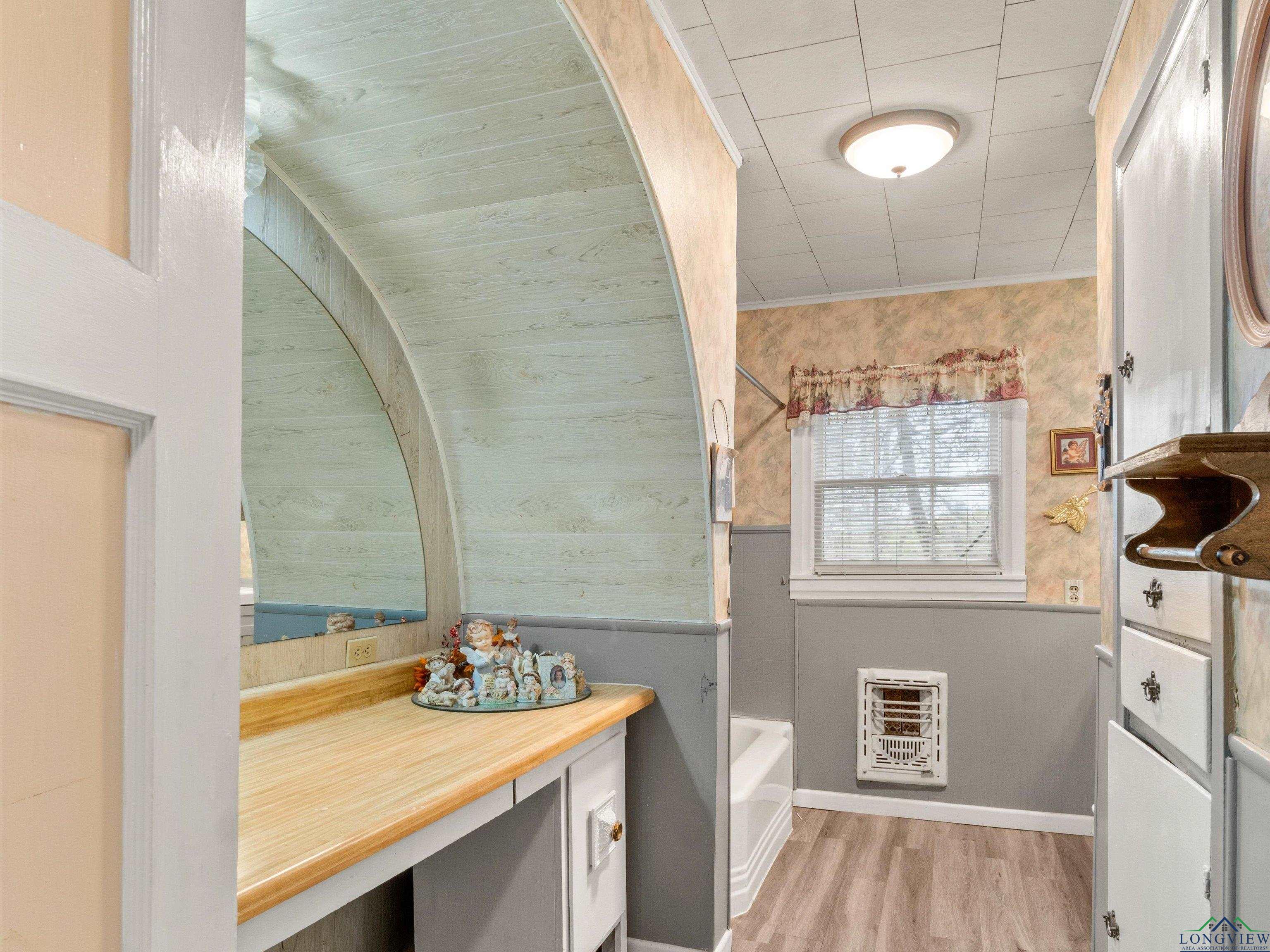1213 E First St, Hughes Springs, Texas image 14