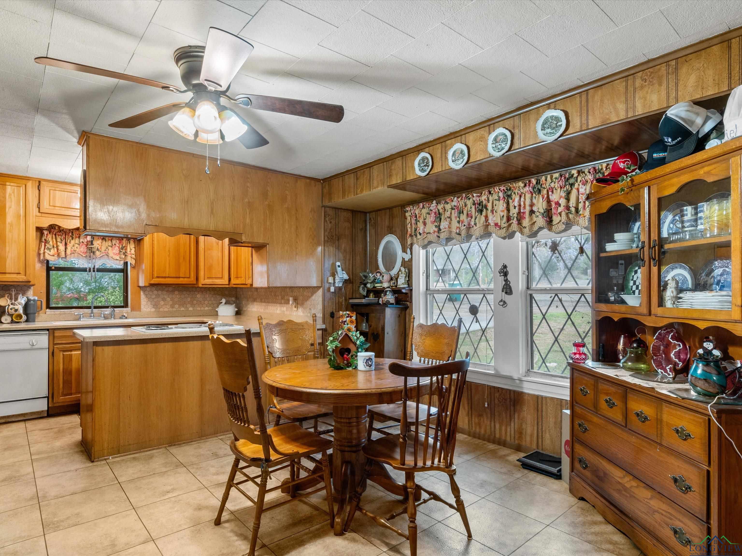 1213 E First St, Hughes Springs, Texas image 9