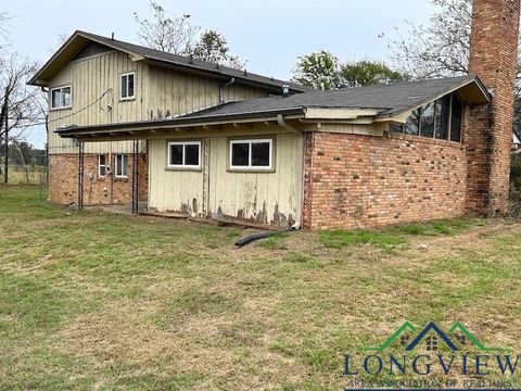 A home in Gladewater