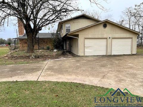 A home in Gladewater