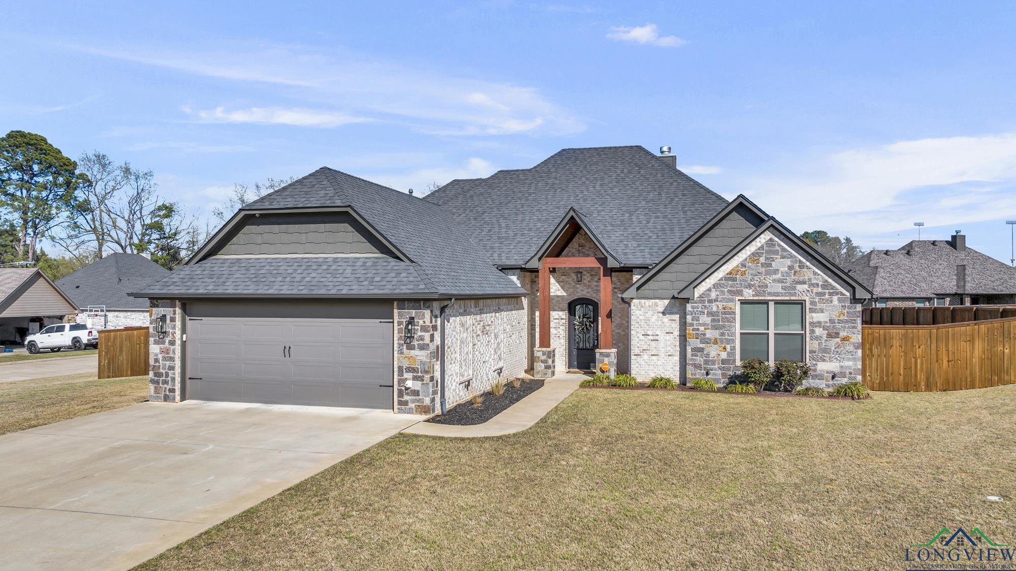 225 Saddle Brook Circle, Hallsville, Texas image 2