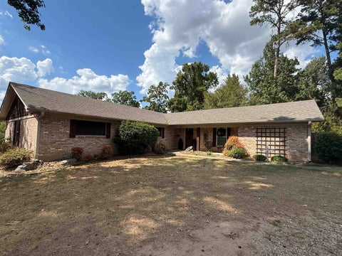 Homes For Sale - 1215 Hollybrook Dr<br/> Longview, TX 75604
