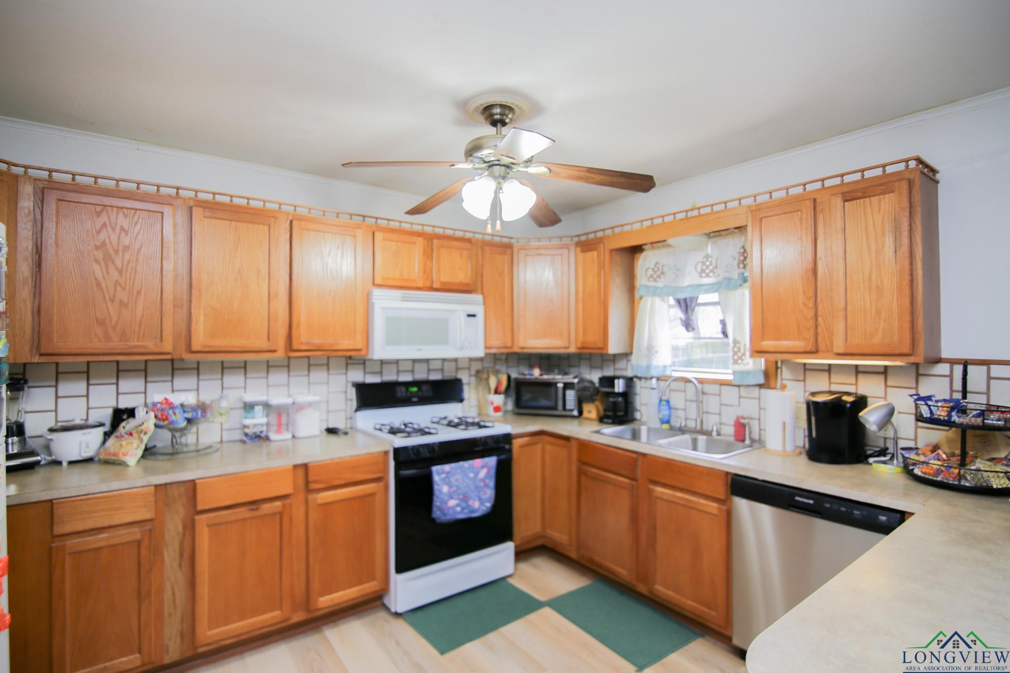 1010 Annette Dr, Longview, Texas image 2