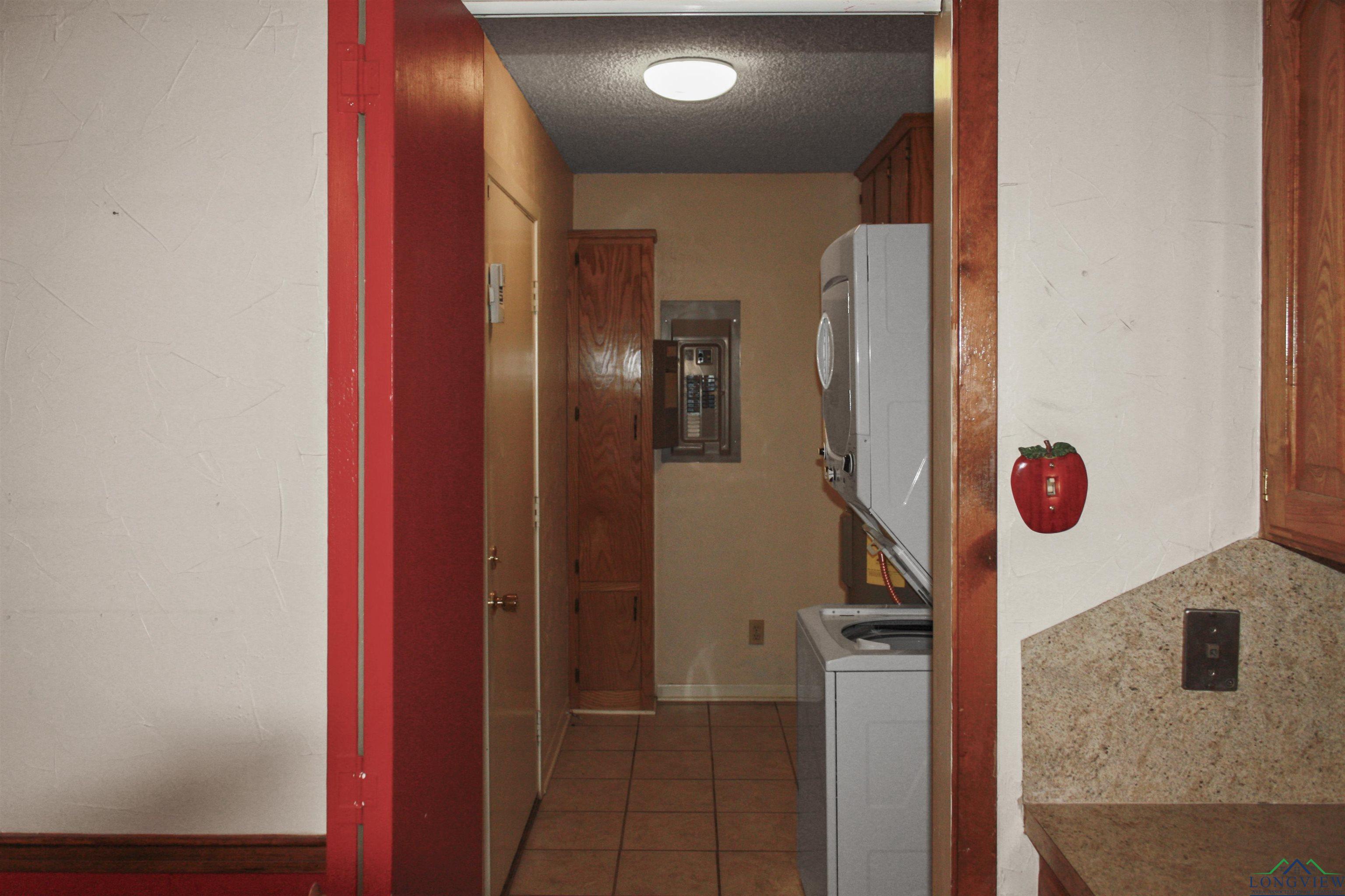 308 E Williams St, Carthage, Texas image 7