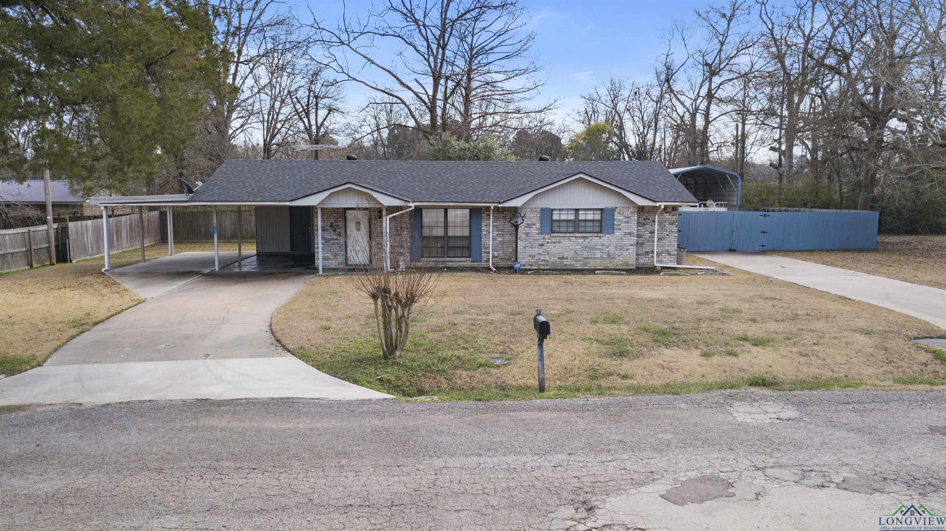 308 E Williams St, Carthage, Texas image 1