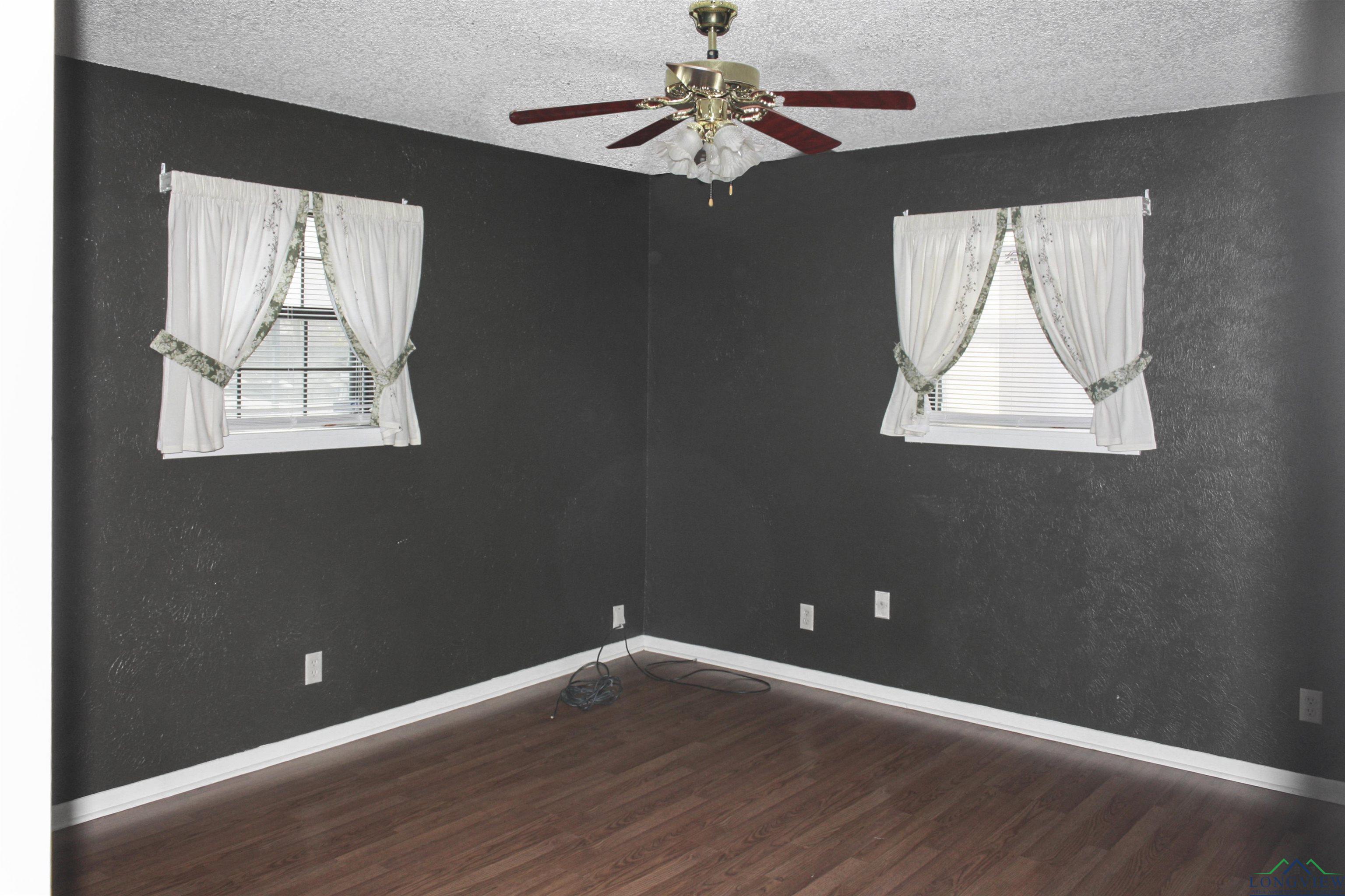 308 E Williams St, Carthage, Texas image 13