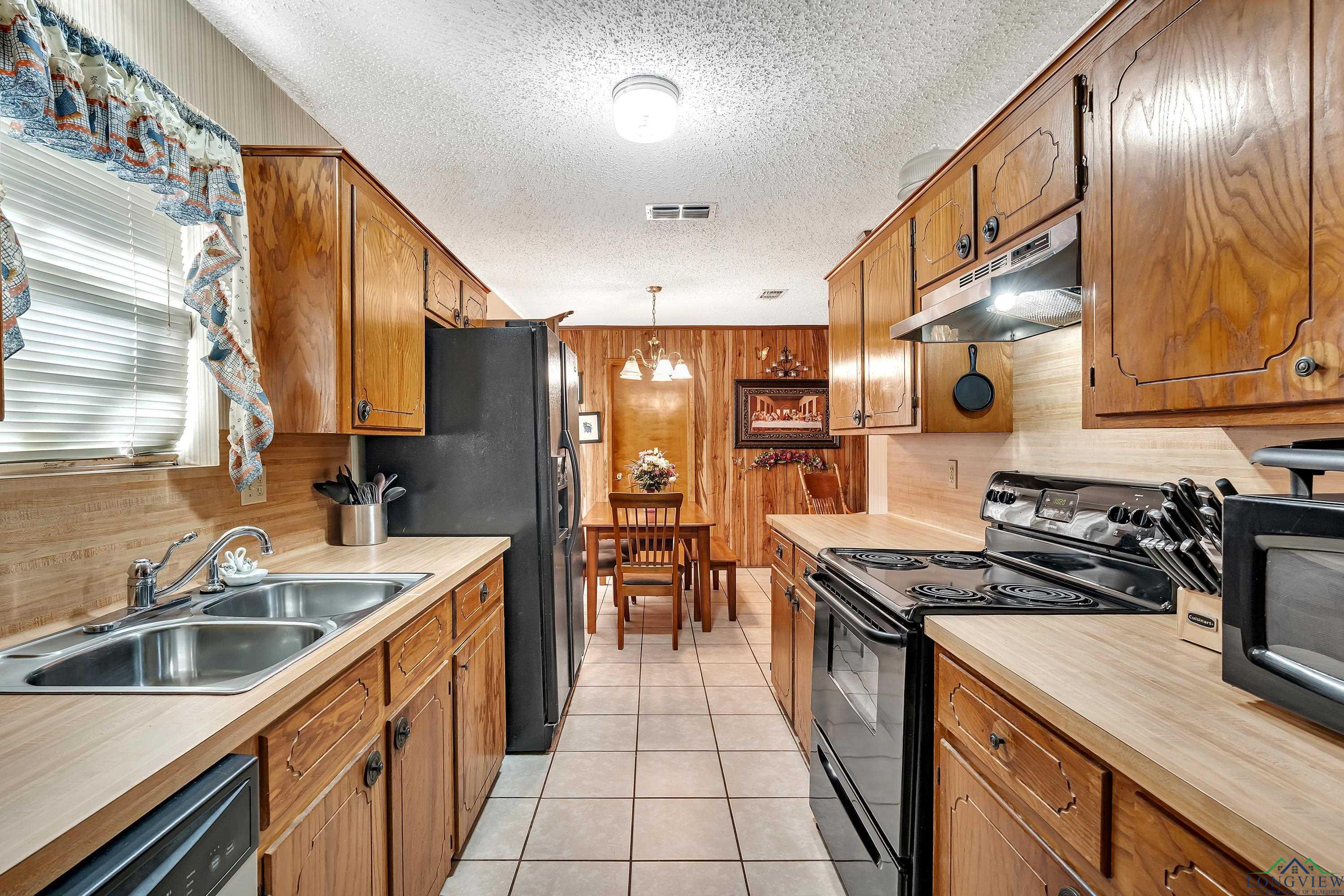 22 Melanie Court, Longview, Texas image 11