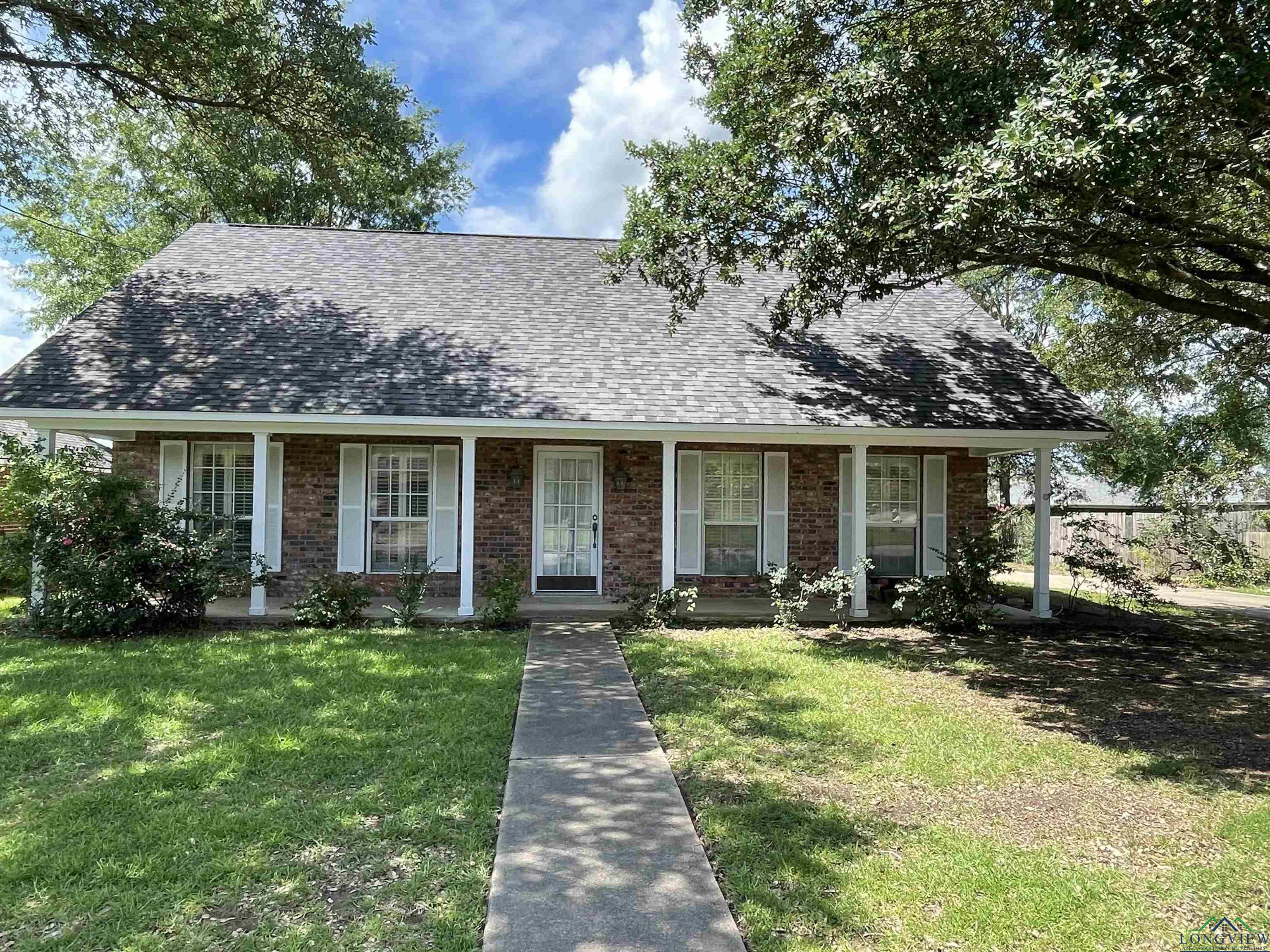 1404 Stonebriar Dr, Carthage, Texas image 3